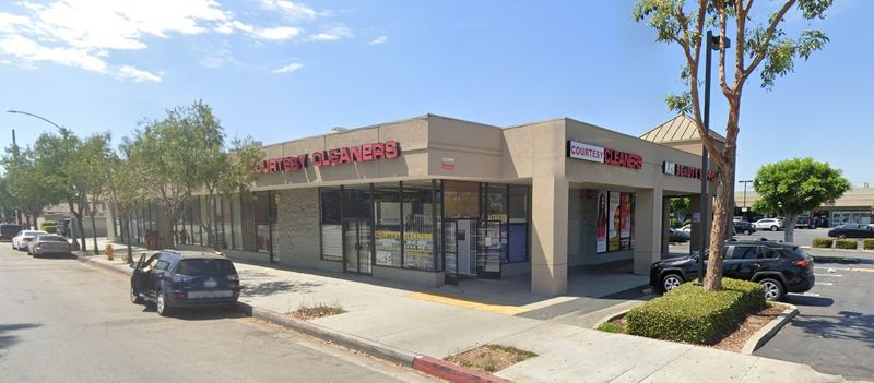 Multi-Tenant Retail (35 Units) - Long Beach, CA