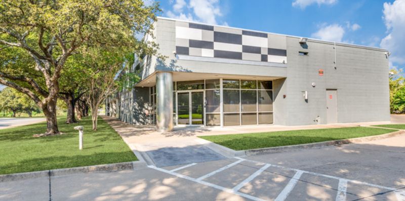 Industrial Showroom - Dallas, TX